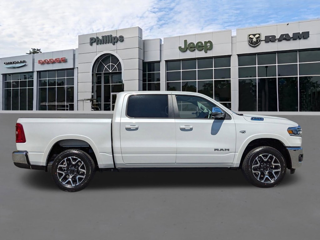 New 2026 Ram 1500 LARAMIE CREW CAB 4X4 5'7 BOX Pickup