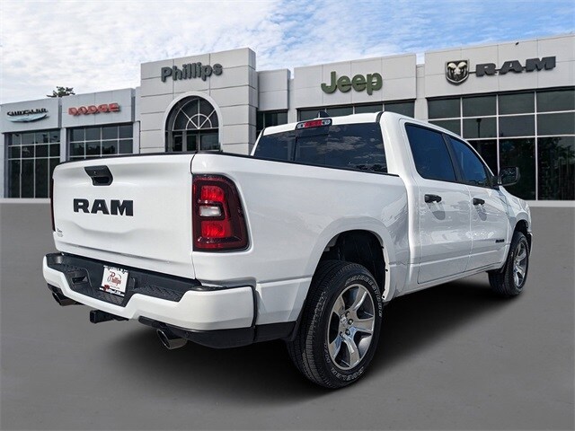 2025 Ram 1500 Tradesman photo 4