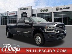 2025 Ram 3500 LIMITED CREW CAB 4X4 8' BOX Pickup