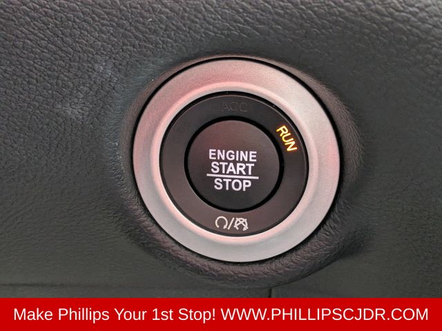 2025 Chrysler Pacifica Select - Photo 26