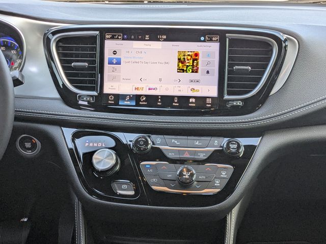 2026 Chrysler Pacifica Limited - Photo 18