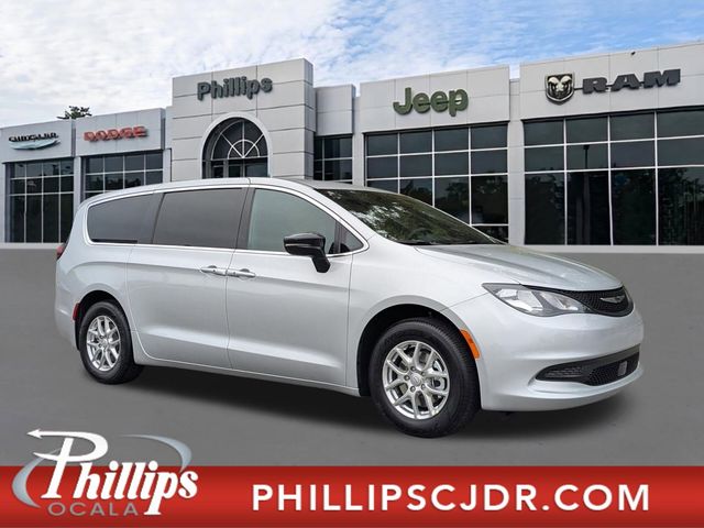 2026 Chrysler Voyager LX's photo