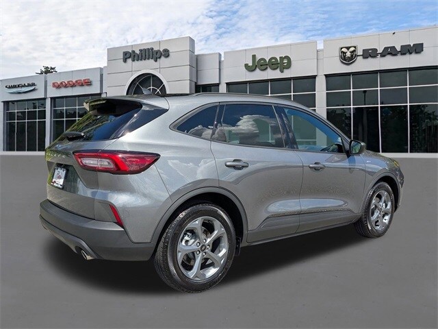 2025 Ford Escape ST-Line photo 3