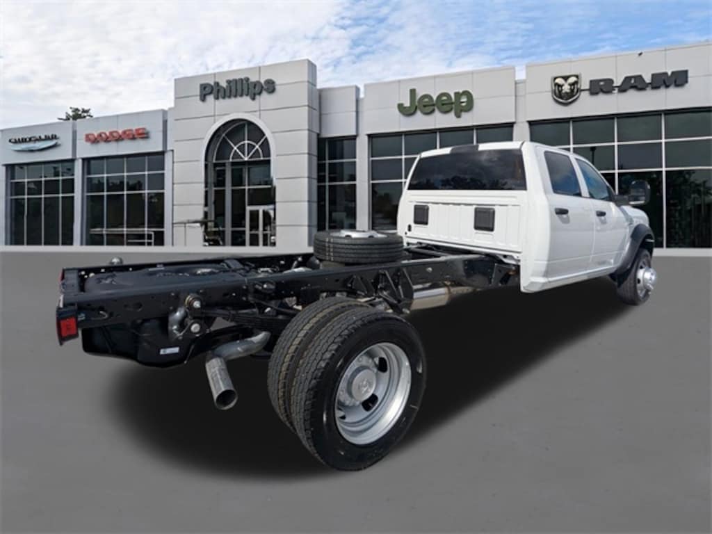 New 2026 Ram 5500 Chassis Cab 5500 TRADESMAN CHASSIS CREW CAB 4X4 84' CA Pickup