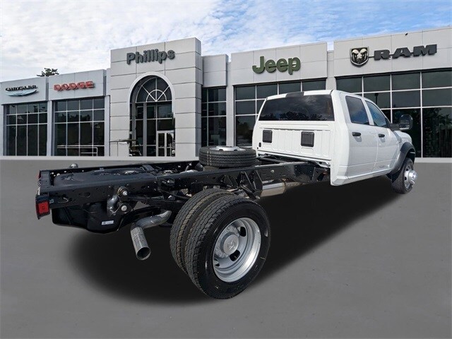 2026 Ram 5500 Tradesman photo 4