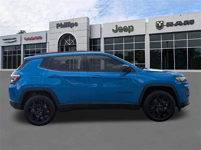 2026 Jeep Compass Latitude Altitude photo 2