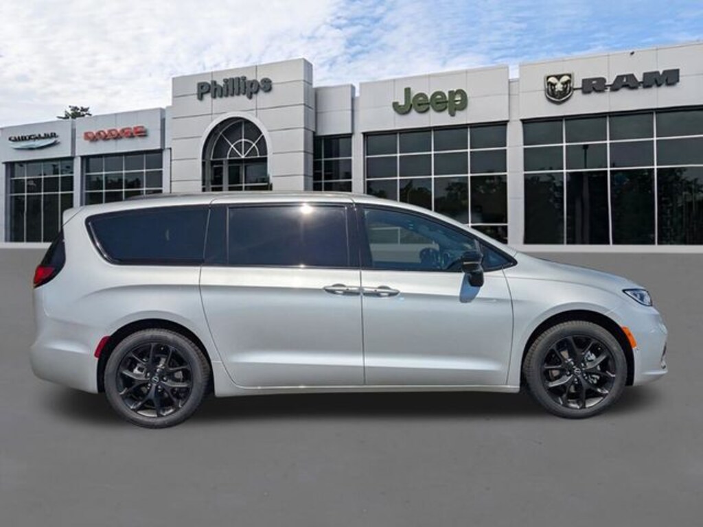 New 2026 Chrysler Pacifica SELECT Passenger Van