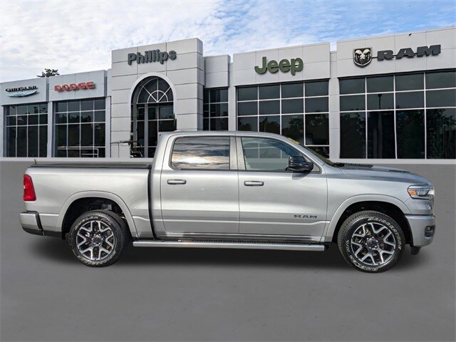 2025 Ram 1500 Laramie photo 2