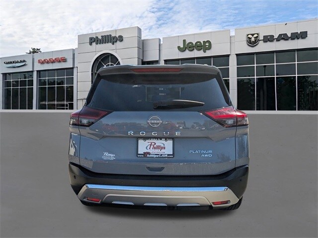 2023 Nissan Rogue Platinum photo 4