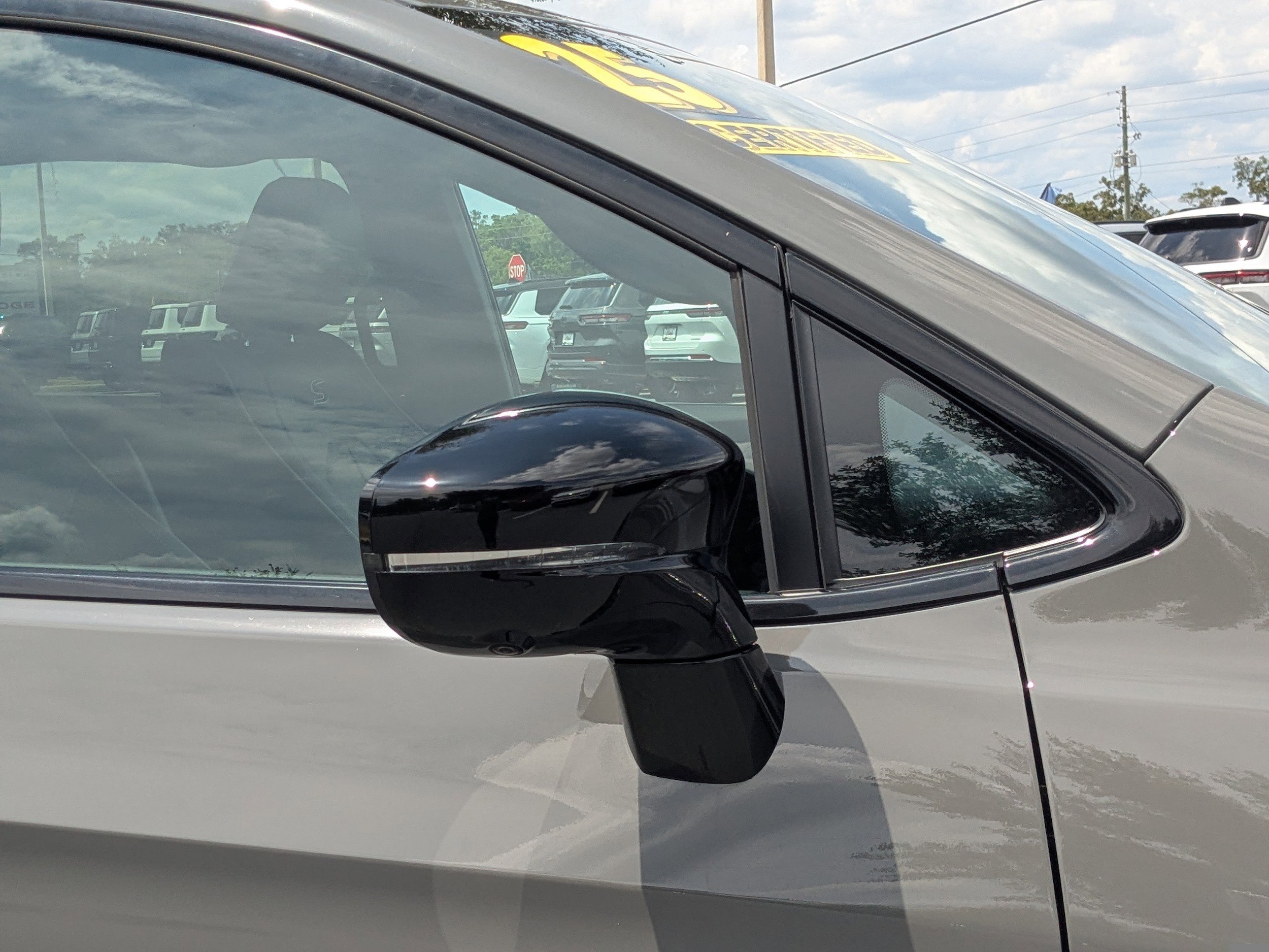 2025 Chrysler Pacifica PHEV Select - Photo 11