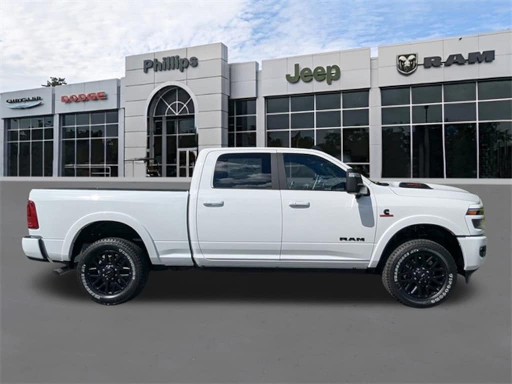 New 2026 Ram 2500 LIMITED CREW CAB 4X4 6'4 BOX Pickup