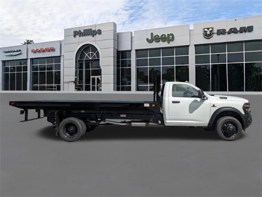 New 2025 Ram 5500 Chassis Cab 5500 TRADESMAN CHASSIS REGULAR CAB 4X4 120' CA Pickup