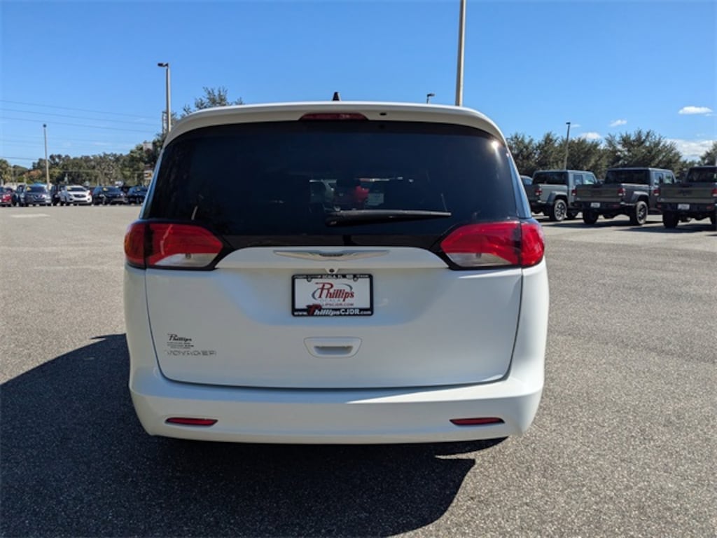 Used 2021 Chrysler Voyager LXI Minivan/Van