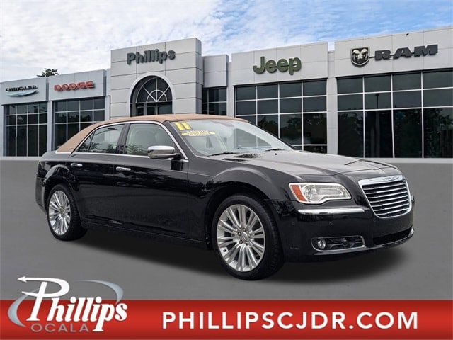 2011 Chrysler 300 Limited's photo
