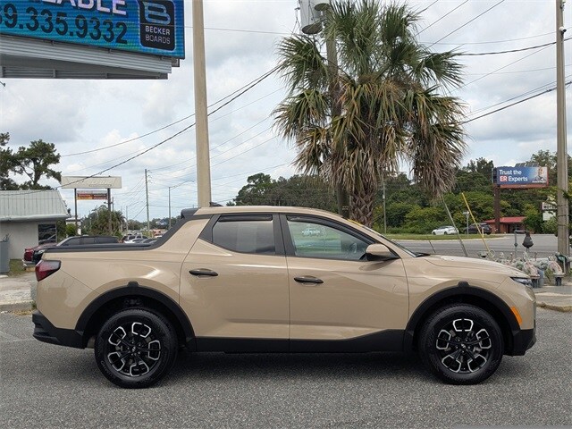 2024 Hyundai Santa Cruz SE photo 2