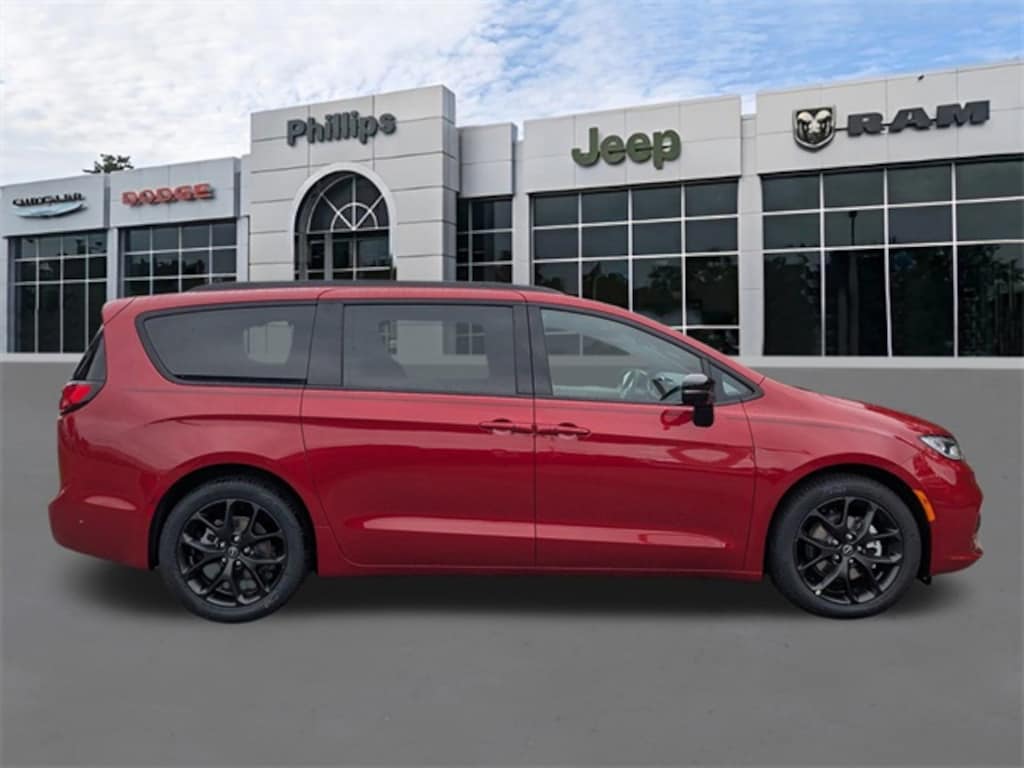 New 2026 Chrysler Pacifica LIMITED Passenger Van