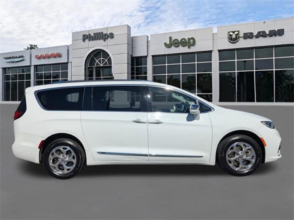 Certified 2021 Chrysler Pacifica Limited Minivan/Van
