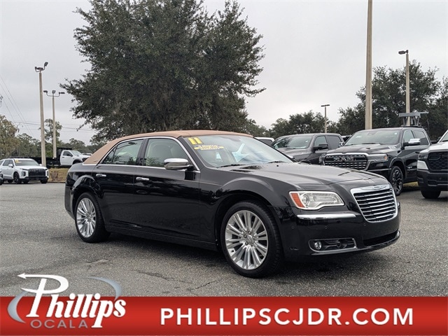 2011 Chrysler 300 Limited's photo