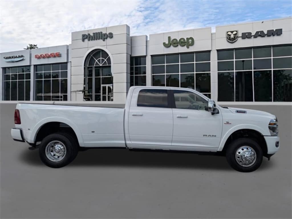 New 2026 Ram 3500 LIMITED LONGHORN CREW CAB 4X4 8' BOX Pickup