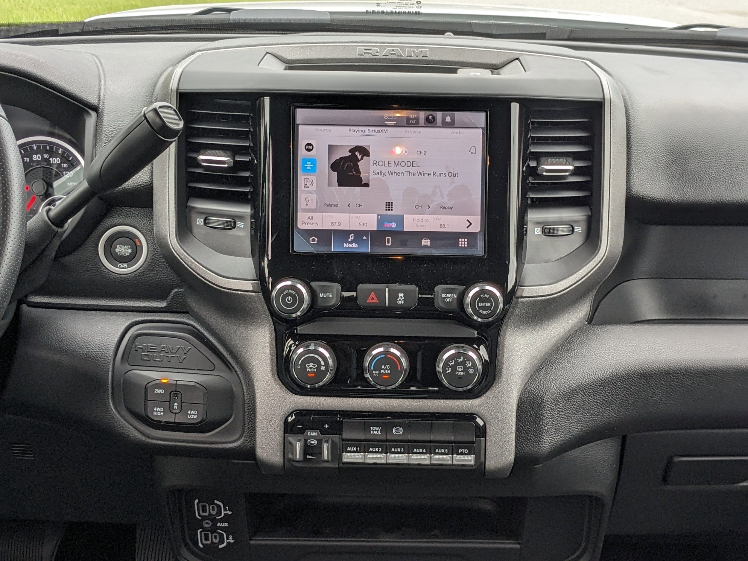 2025 RAM 3500 Chassis Tradesman - Photo 16