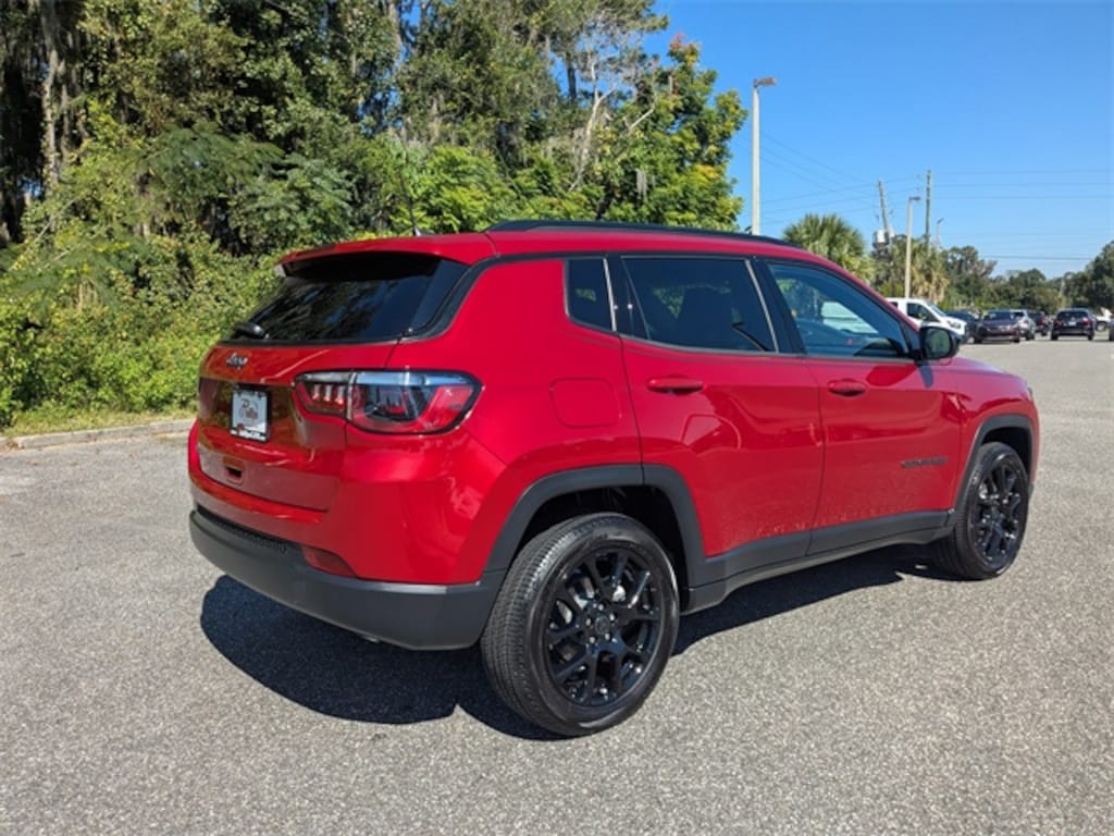 Used 2025 Jeep Compass Latitude SUV