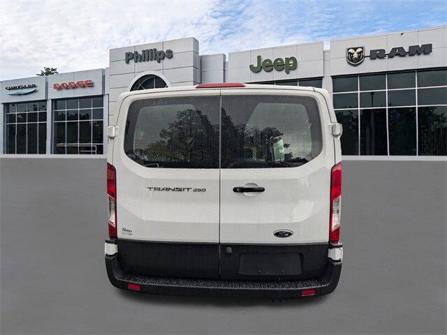 2024 Ford Transit photo 3