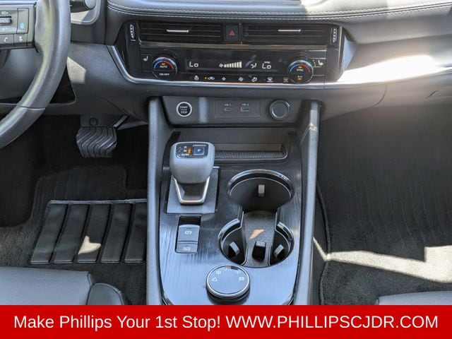 2021 Nissan Rogue SV - Photo 18