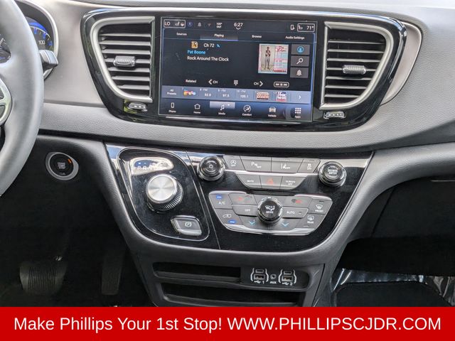 2025 Chrysler Pacifica Select - Photo 17