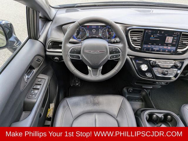 2025 Chrysler Pacifica Select - Photo 15