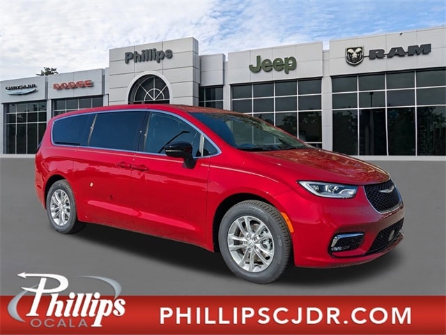 2026 Chrysler Pacifica Select's photo