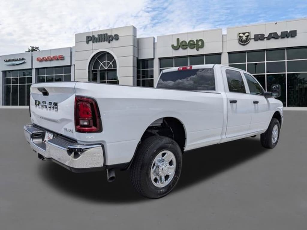 New 2026 Ram 2500 TRADESMAN CREW CAB 4X4 8' BOX Pickup
