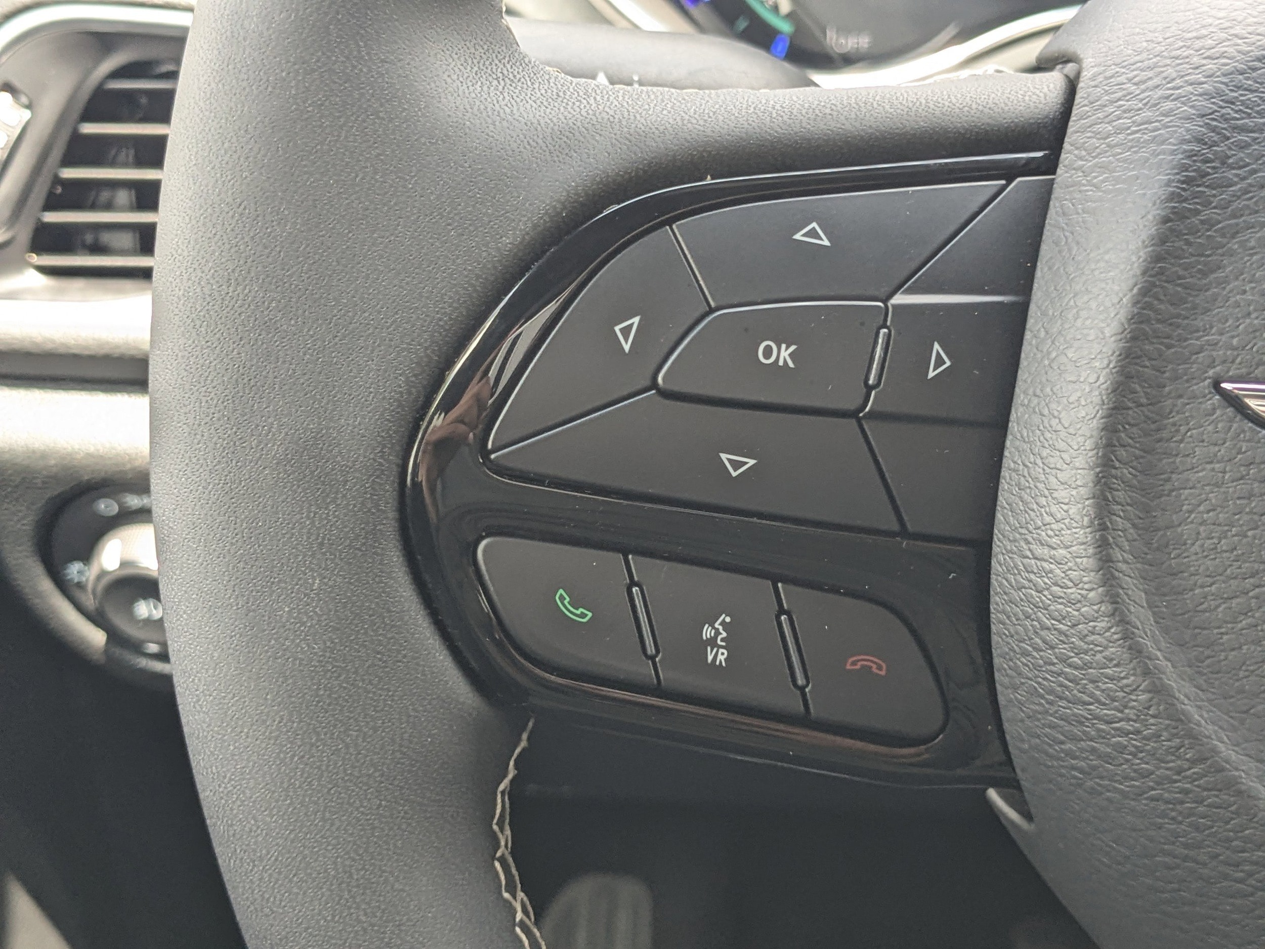 2025 Chrysler Pacifica PHEV Select - Photo 24