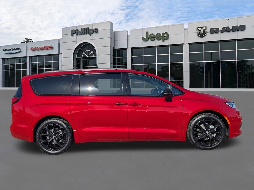 New 2026 Chrysler Pacifica LIMITED Passenger Van