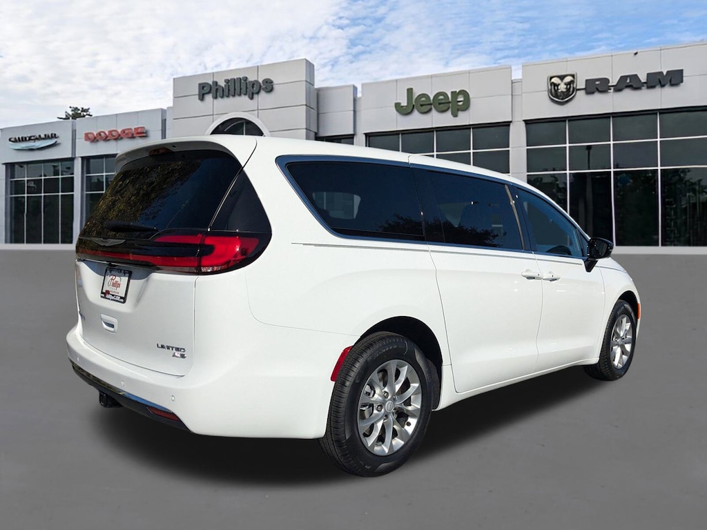 New 2026 Chrysler Pacifica LIMITED AWD Passenger Van