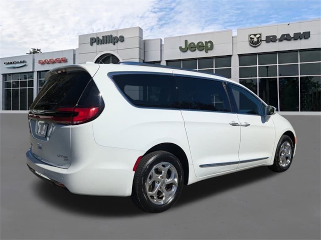 Certified 2021 Chrysler Pacifica Limited Minivan/Van