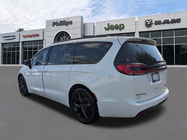 2026 Chrysler Pacifica Limited - Photo 6