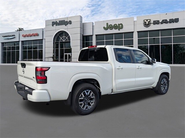 2025 Nissan Frontier SL photo 3