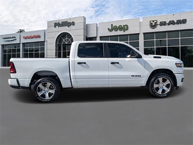 2025 Ram 1500 Tradesman photo 2