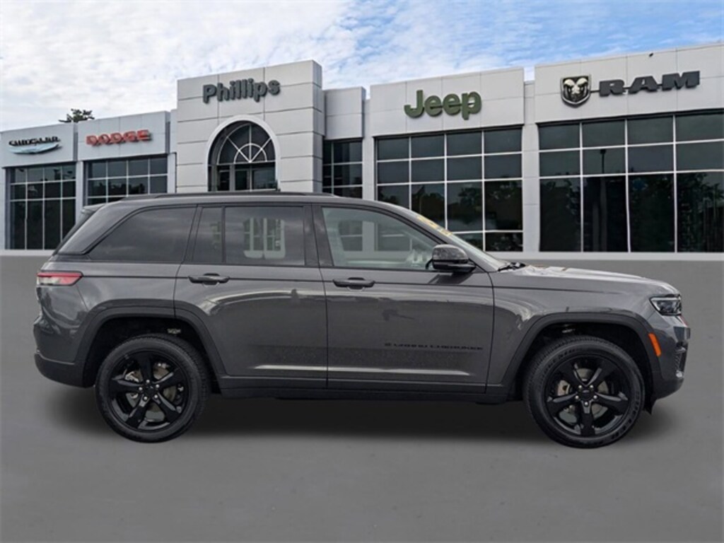 Certified 2025 Jeep Grand Cherokee Altitude SUV