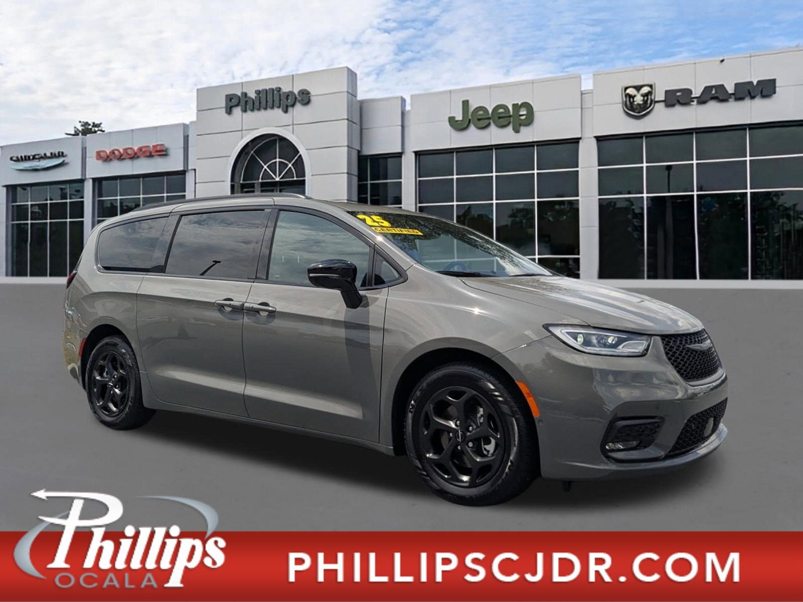 2025 Chrysler Pacifica Hybrid Select Premium S-Appearance PHEV's photo