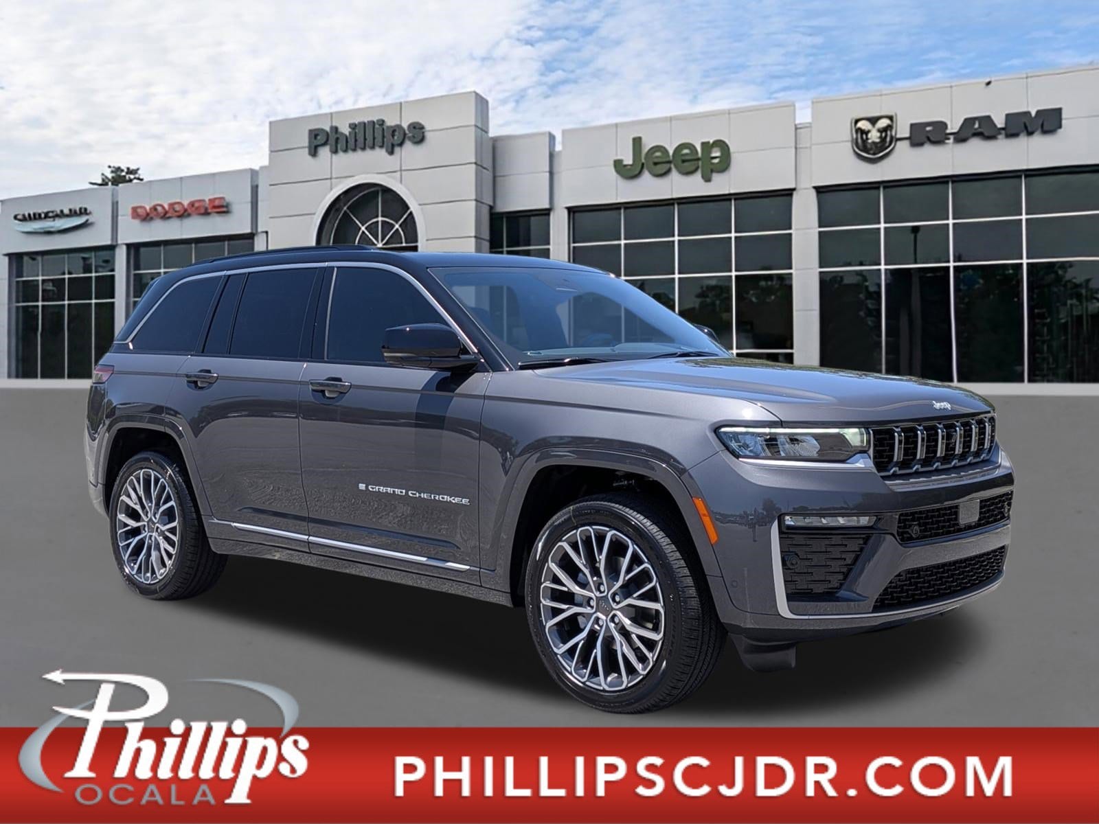 2026 Jeep Grand Cherokee Summit 4x4's photo
