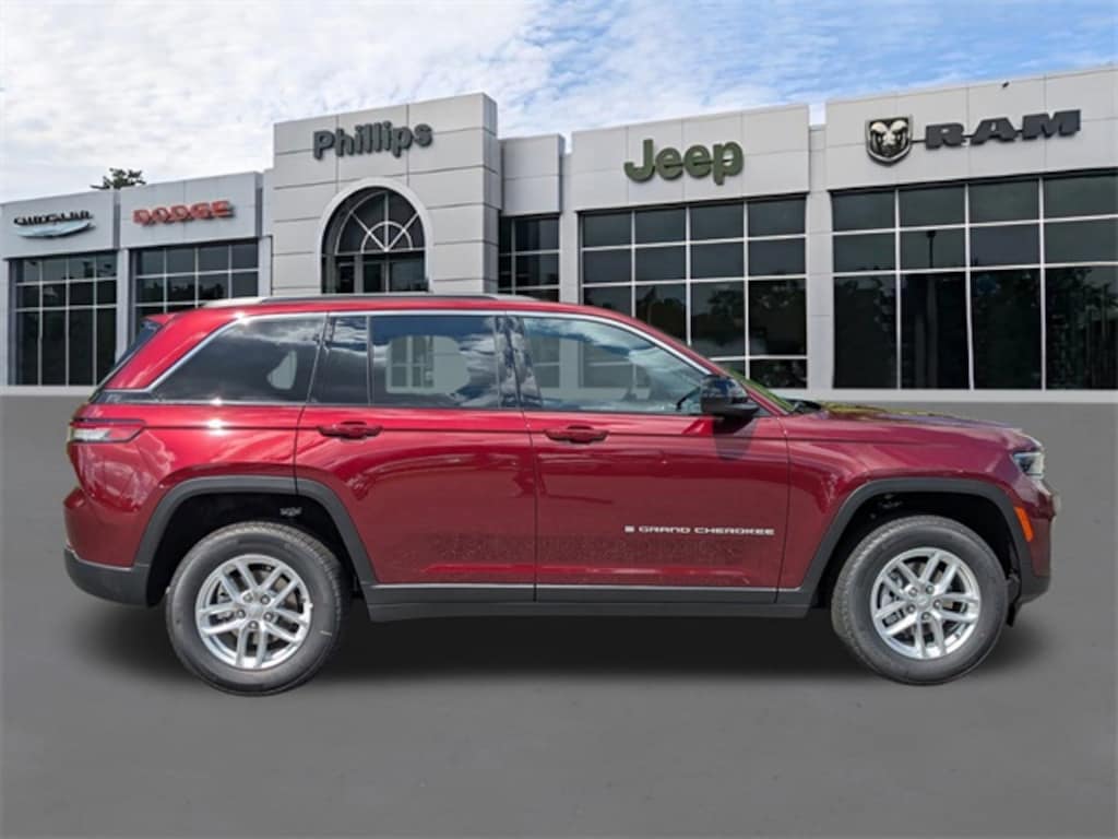 New 2025 Jeep Grand Cherokee LAREDO X 4X2 Sport Utility