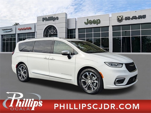 2026 Chrysler Pacifica Pinnacle's photo