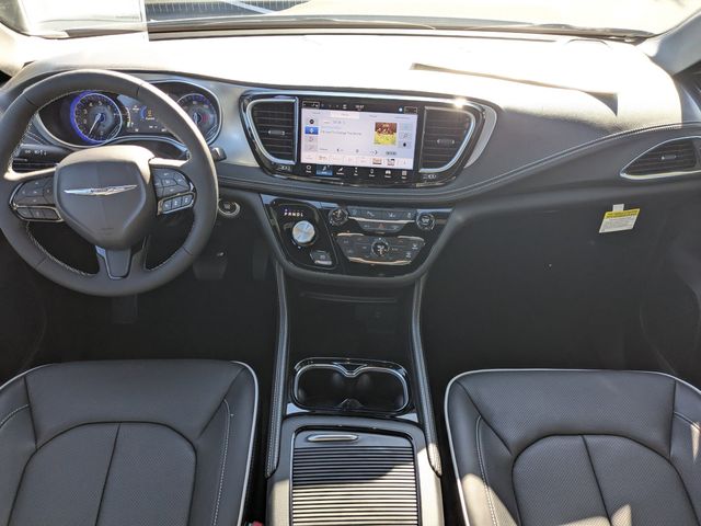 2026 Chrysler Pacifica Limited - Photo 15