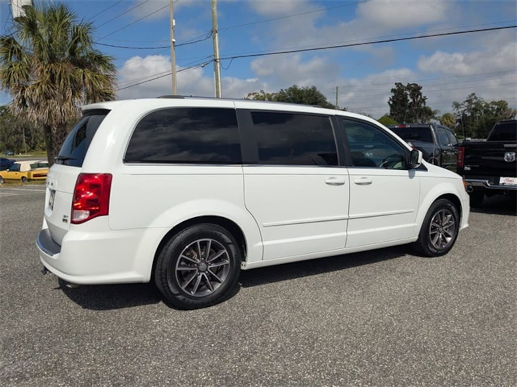 Used 2017 Dodge Grand Caravan SXT Minivan/Van