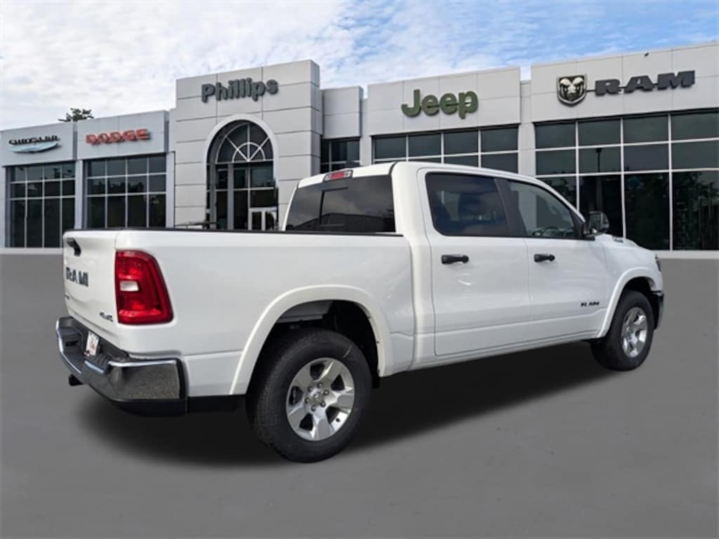 New 2025 Ram 1500 BIG HORN CREW CAB 4X4 5'7 BOX Pickup