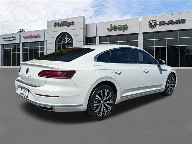 2019 Volkswagen Arteon SE photo 3