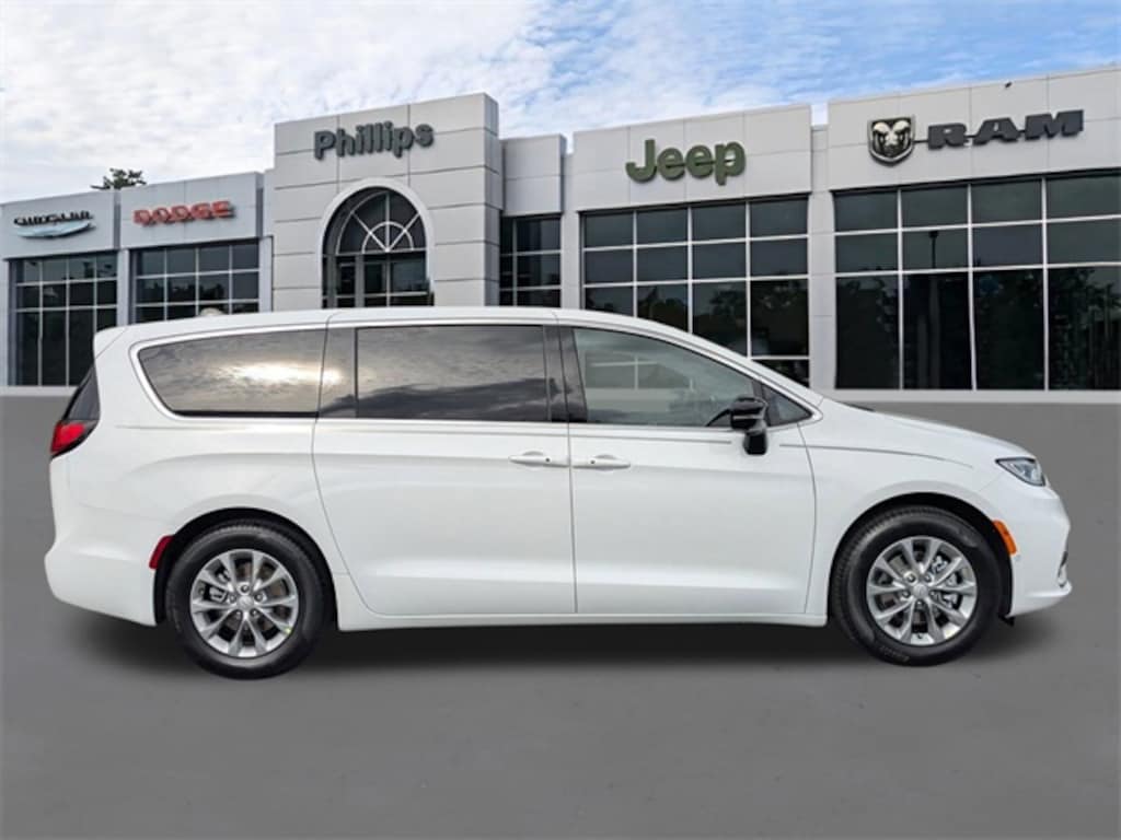 New 2026 Chrysler Pacifica LIMITED Passenger Van