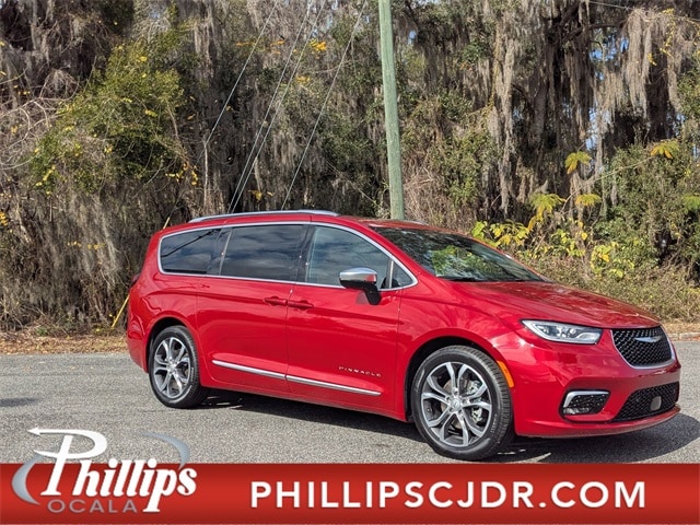 2026 Chrysler Pacifica Pinnacle's photo