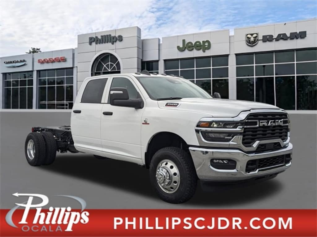 New 2025 Ram 3500 Chassis Cab 3500 TRADESMAN CREW CAB CHASSIS 4X4 60' CA Pickup